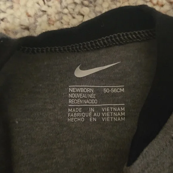 Nike size newborn snap up sleeper - Picture 2 of 4